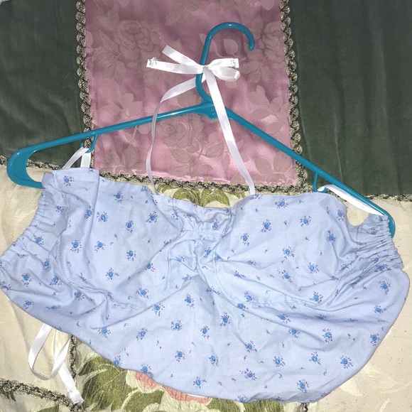 Vintage Tops - Halter floral cross tie back crop top